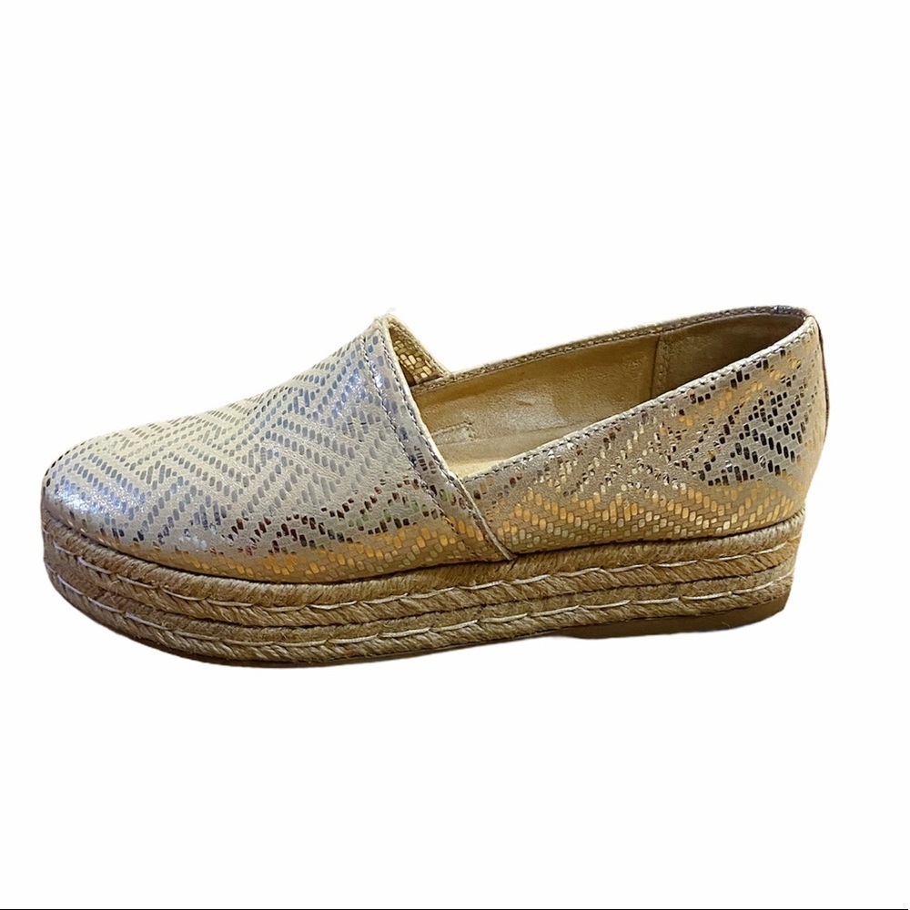 NATURALIZER platform slip on shoes
